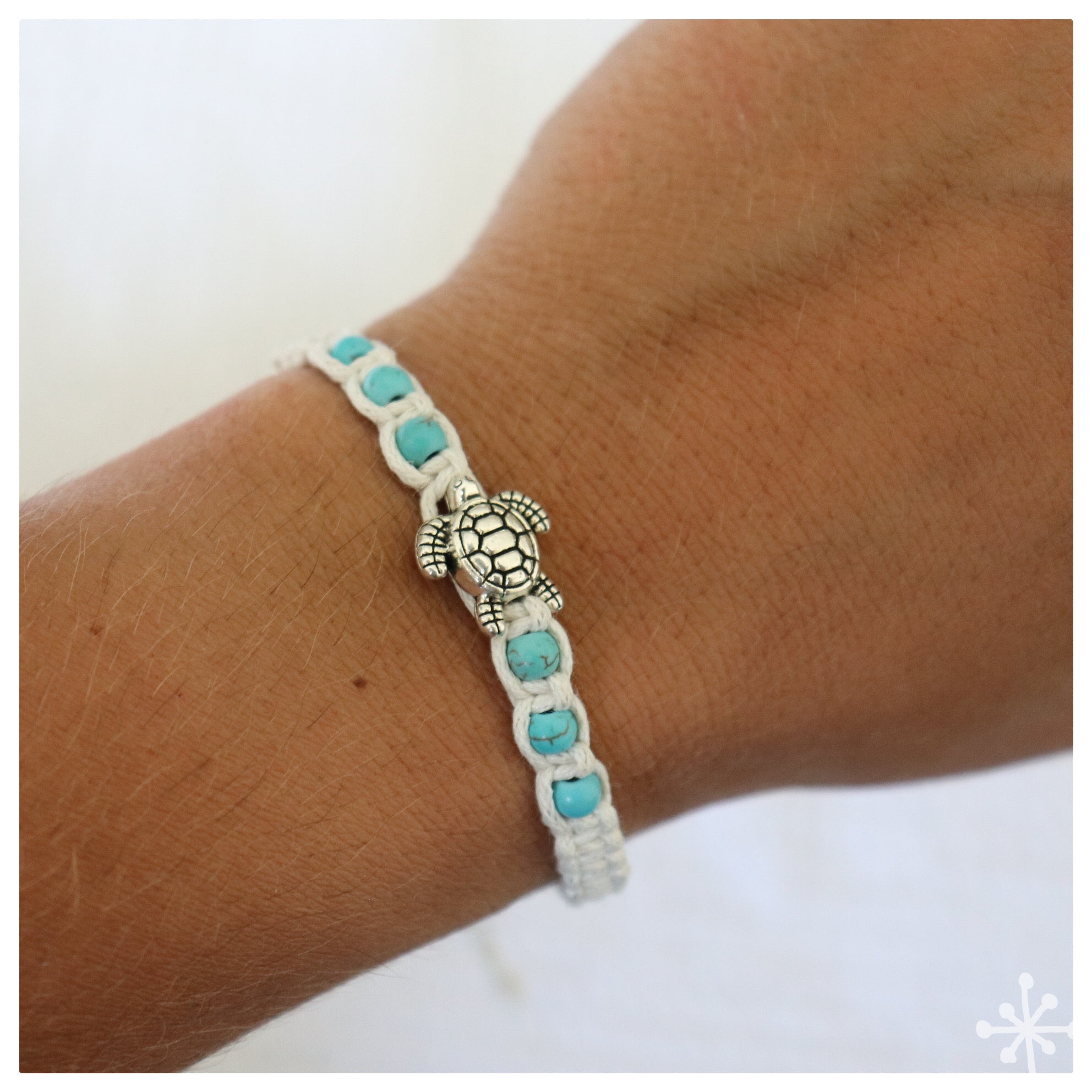 Turquoise Sea Turtle String Bracelet Cream