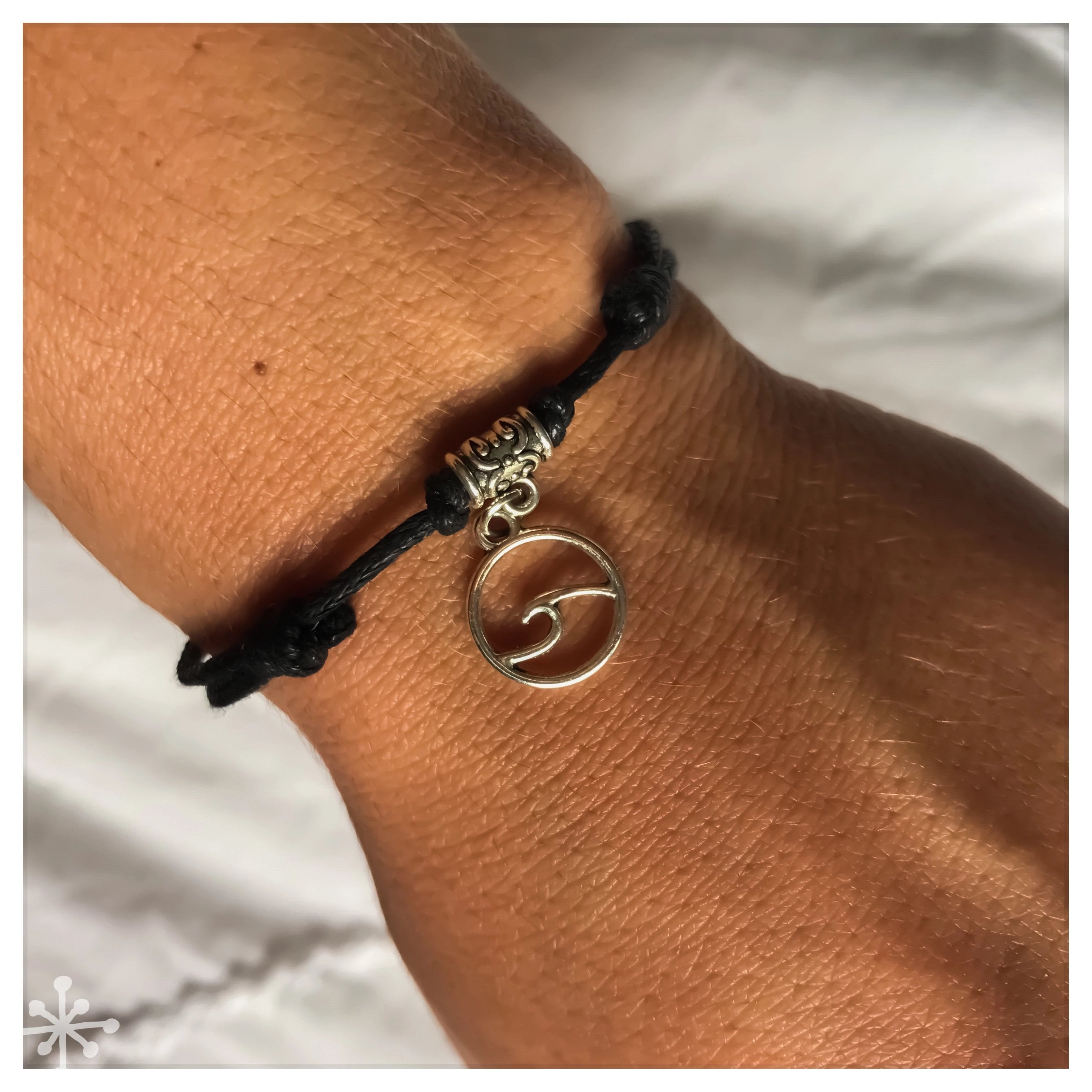 Pura vida deals silver wave bracelet